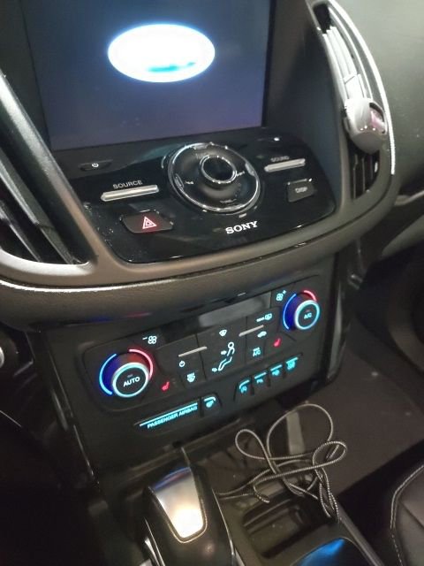 Used 2018 Ford Escape Titanium w/ Ford Safe & Smart Package image 23