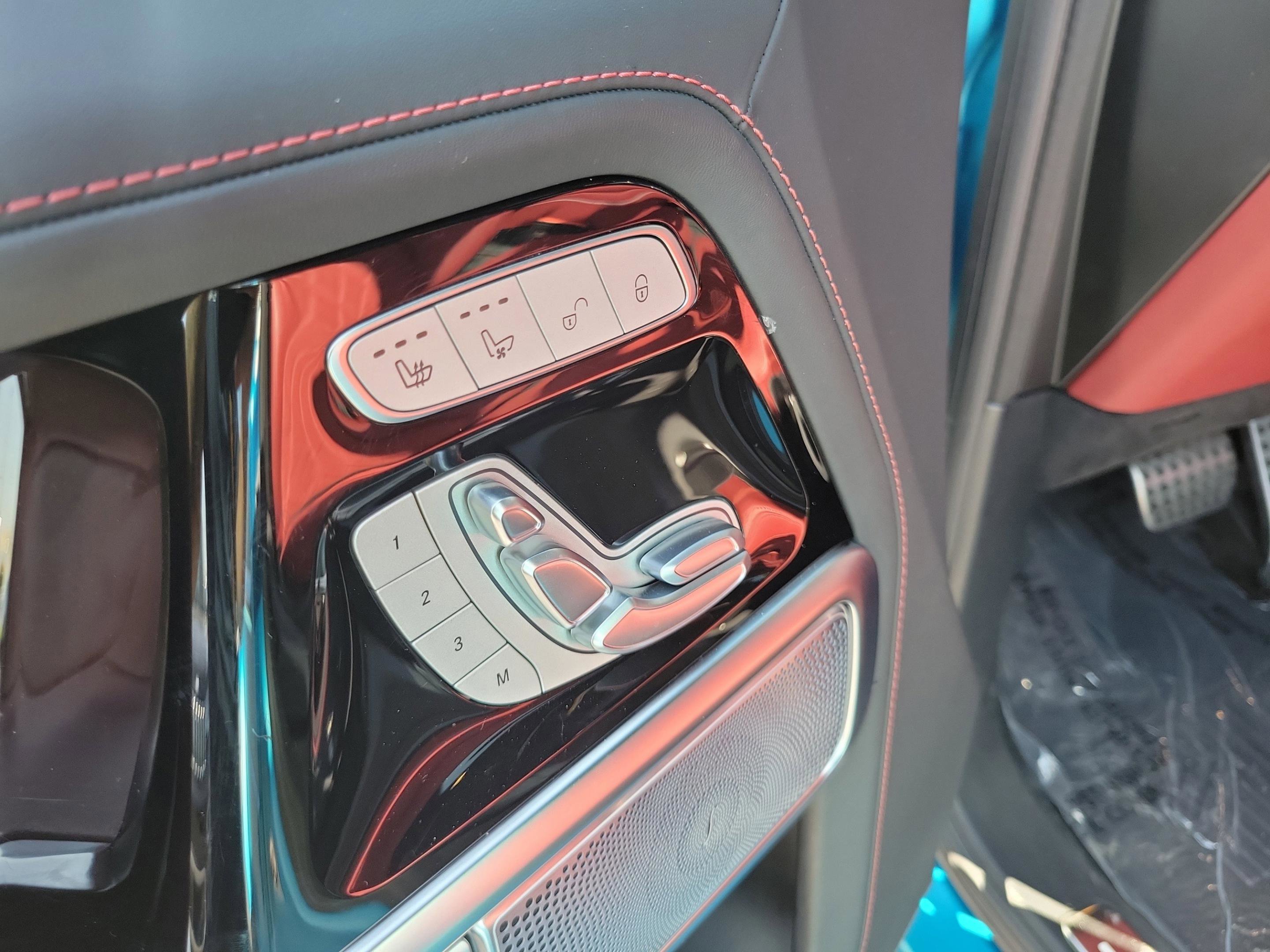 Certified 2025 Mercedes-Benz G 63 AMG 4MATIC image 12