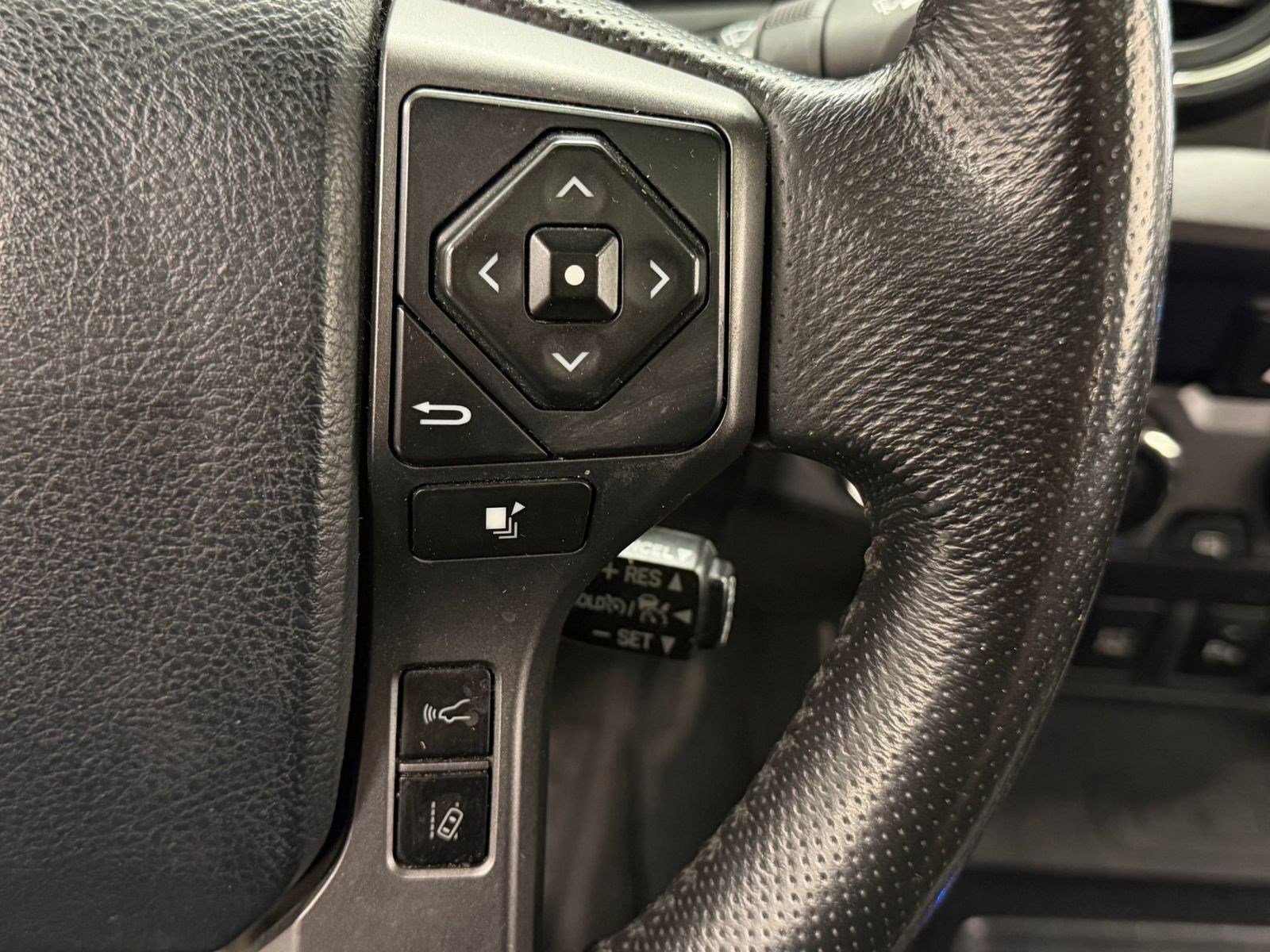 Used 2020 Toyota Tacoma TRD Sport w/ TRD Premium Sport Package AWD/4WD image 26