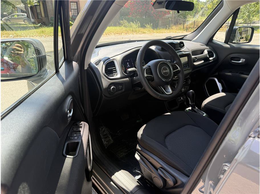 Used 2021 Jeep Renegade Sport FWD image 11