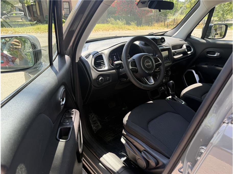 Used 2021 Jeep Renegade Sport FWD image 11