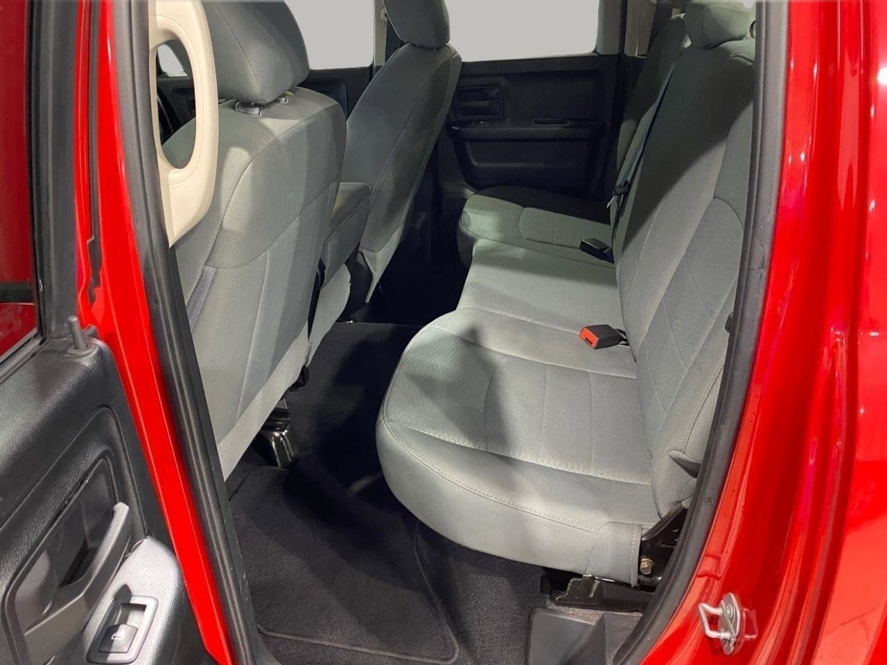 Used 2018 RAM 1500 Express w/ Express Value Package AWD/4WD image 17