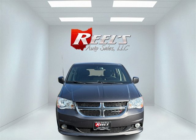 Used 2017 Dodge Grand Caravan SE image 2