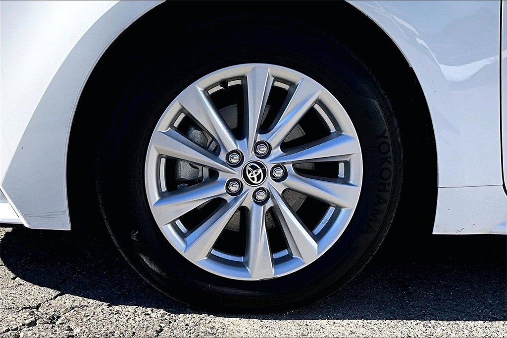 Used 2024 Toyota Corolla LE image 34