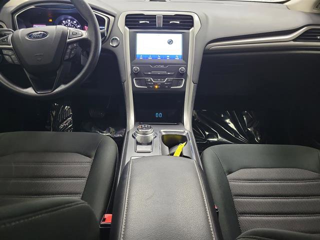 Used 2020 Ford Fusion SE image 11