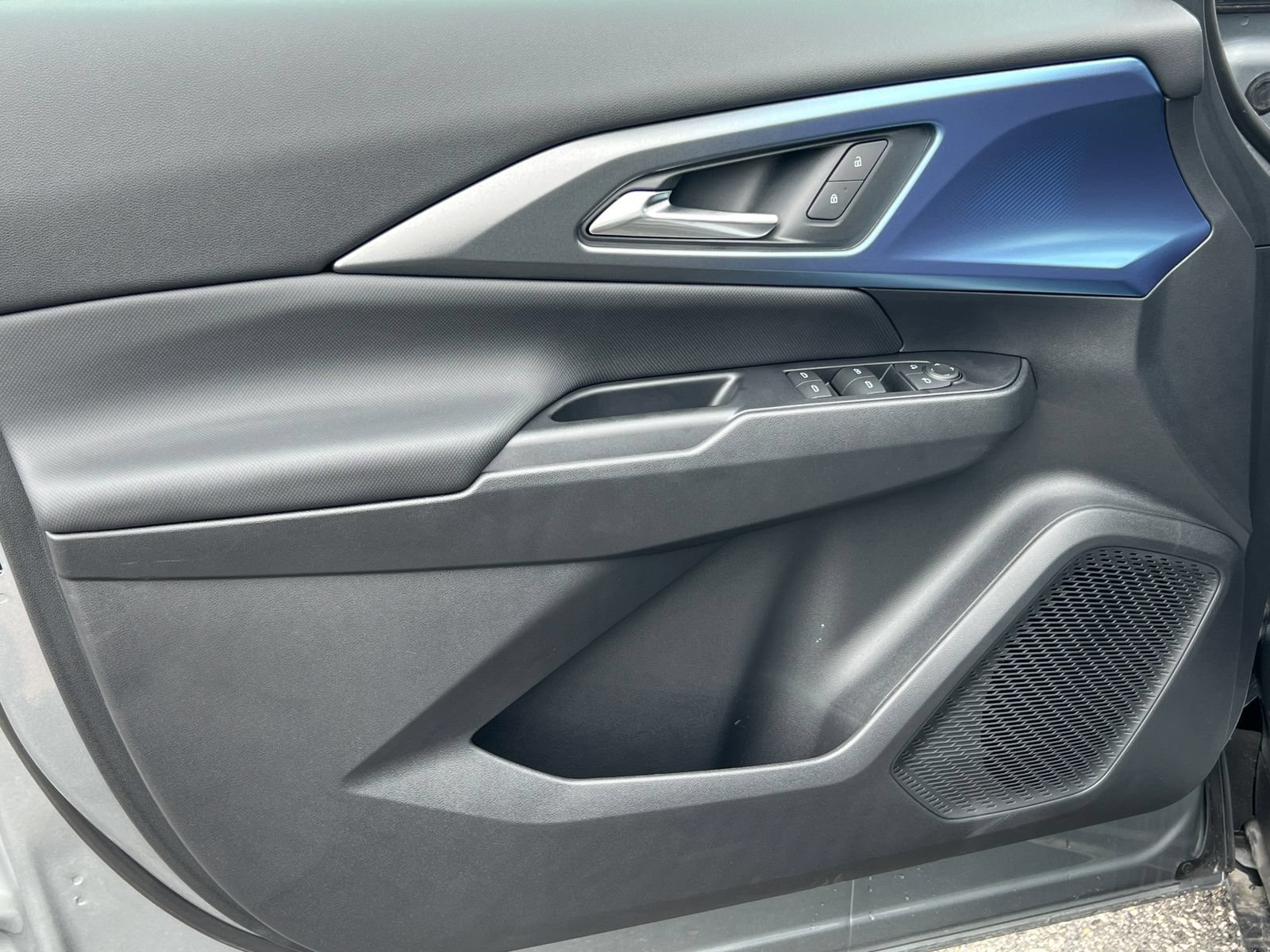 New 2026 Chevrolet Equinox EV LT FWD image 12