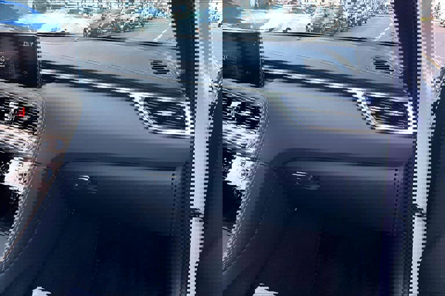 Used 2024 Genesis G70 3.3T Advanced w/ Sport Prestige Package image 18