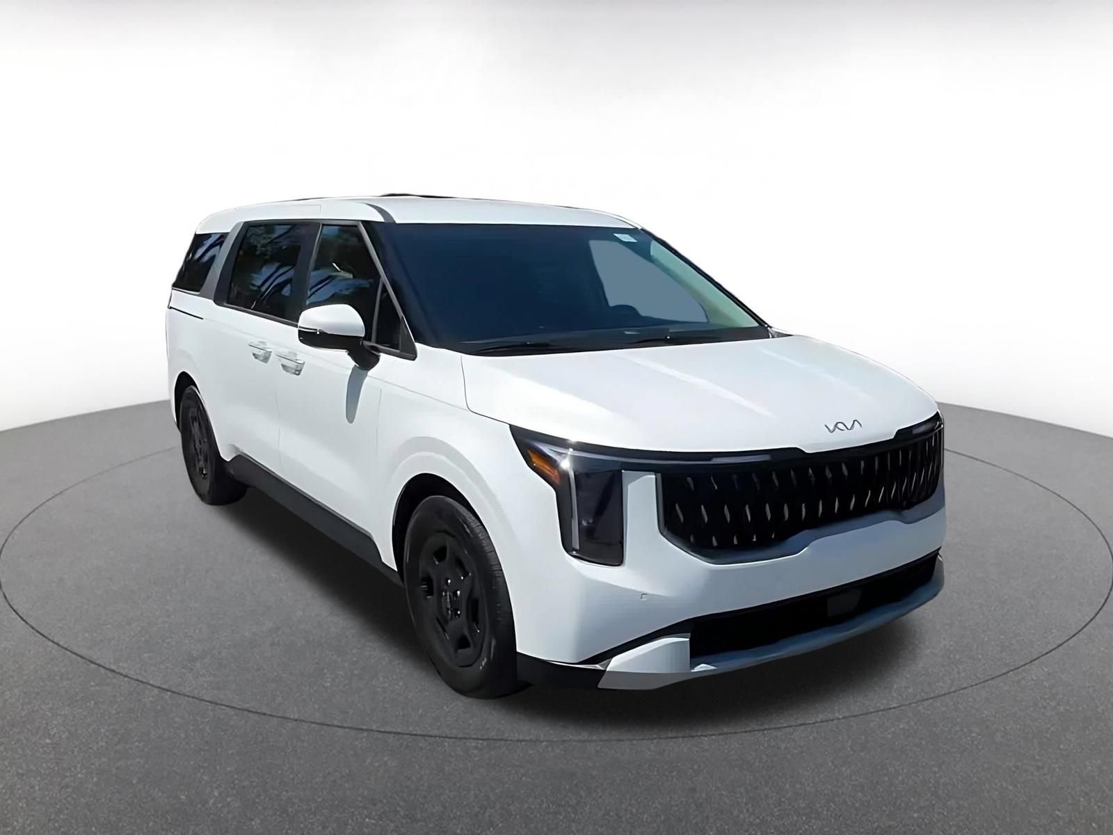 Used 2026 Kia Carnival FWD image 3