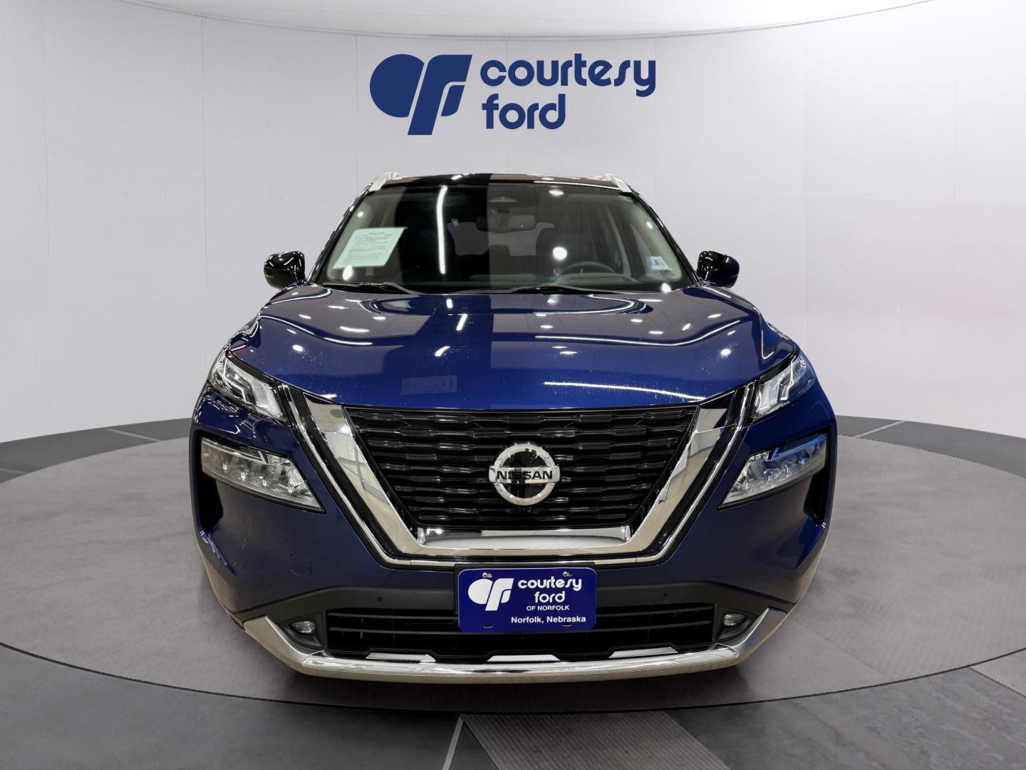 Used 2021 Nissan Rogue Platinum AWD/4WD image 2