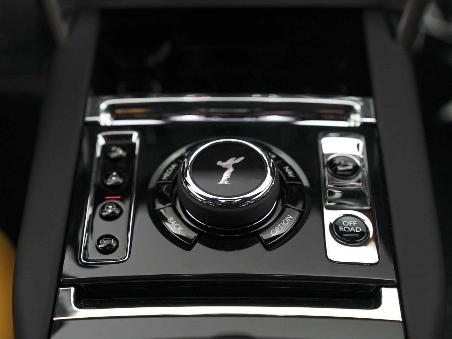 New 2026 Rolls-Royce Cullinan image 28