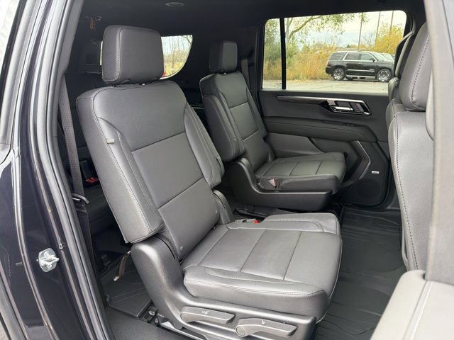 New 2026 Chevrolet Suburban LT image 27