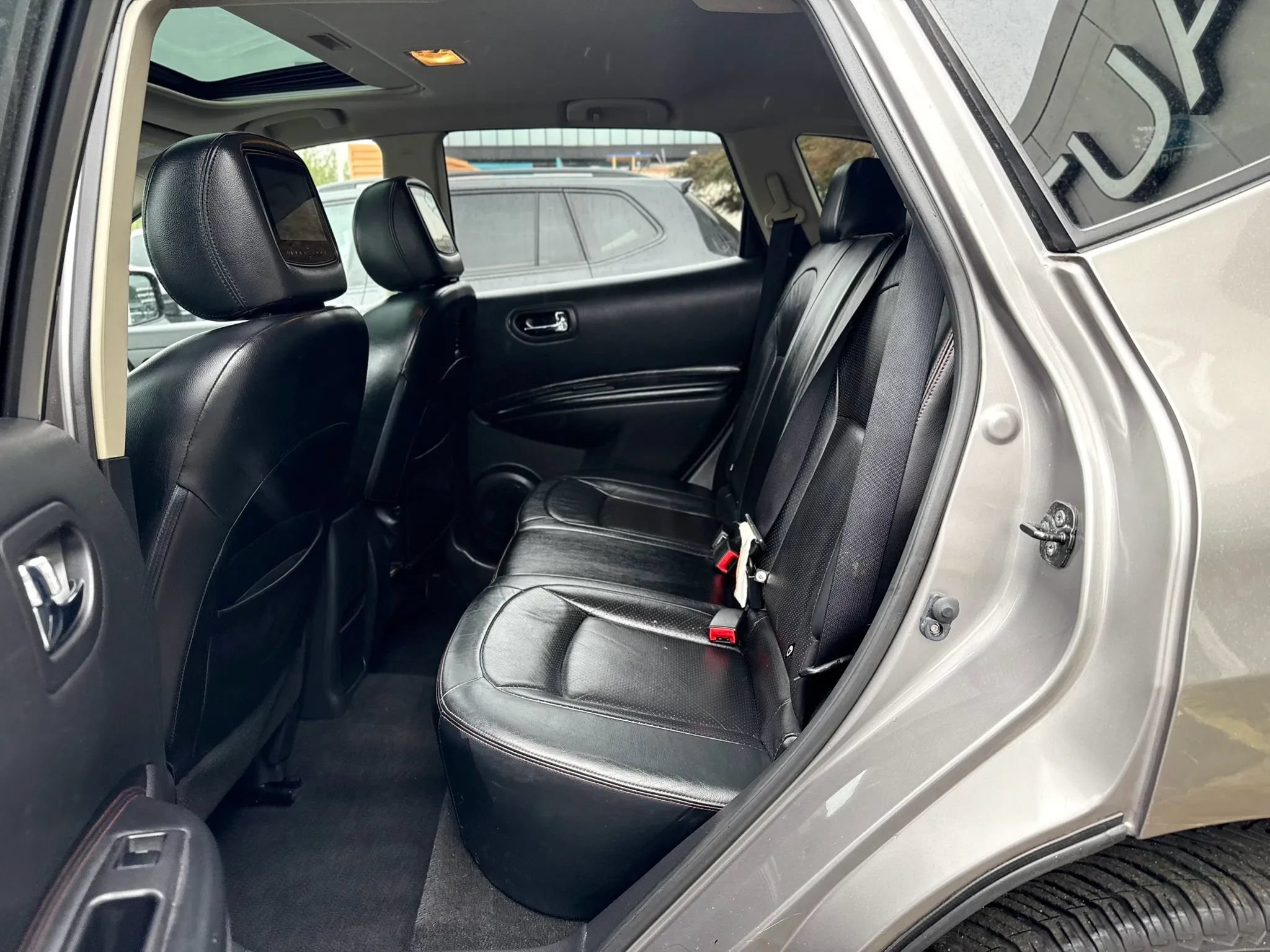 Used 2012 Nissan Rogue SL AWD/4WD image 28