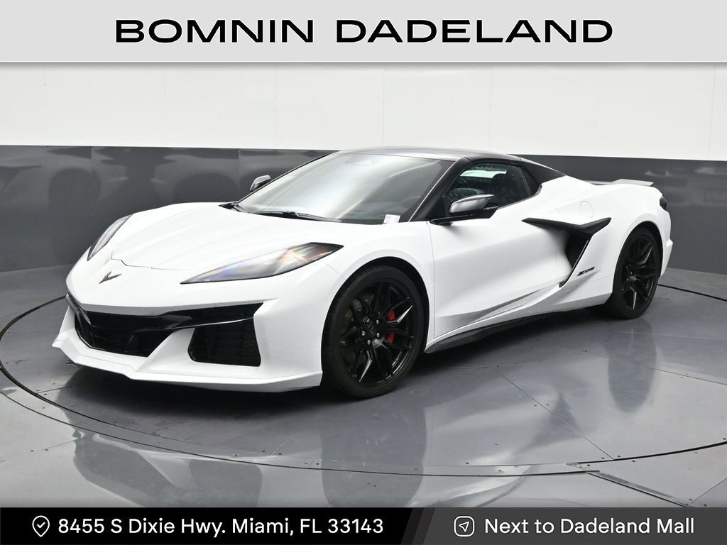 Used 2025 Chevrolet Corvette Z06 image 1