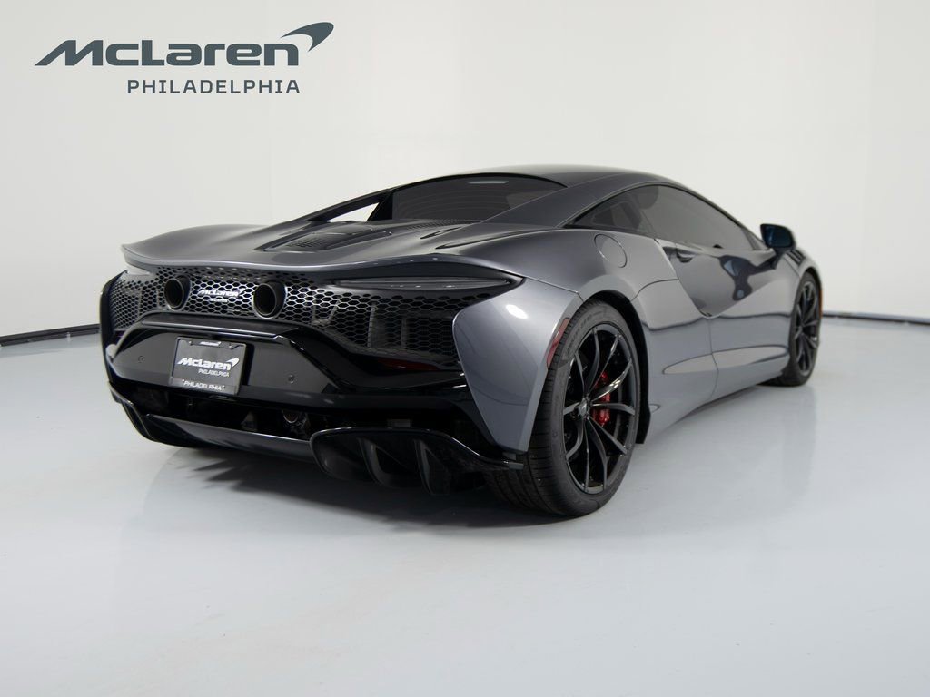 Used 2023 McLaren Artura image 5