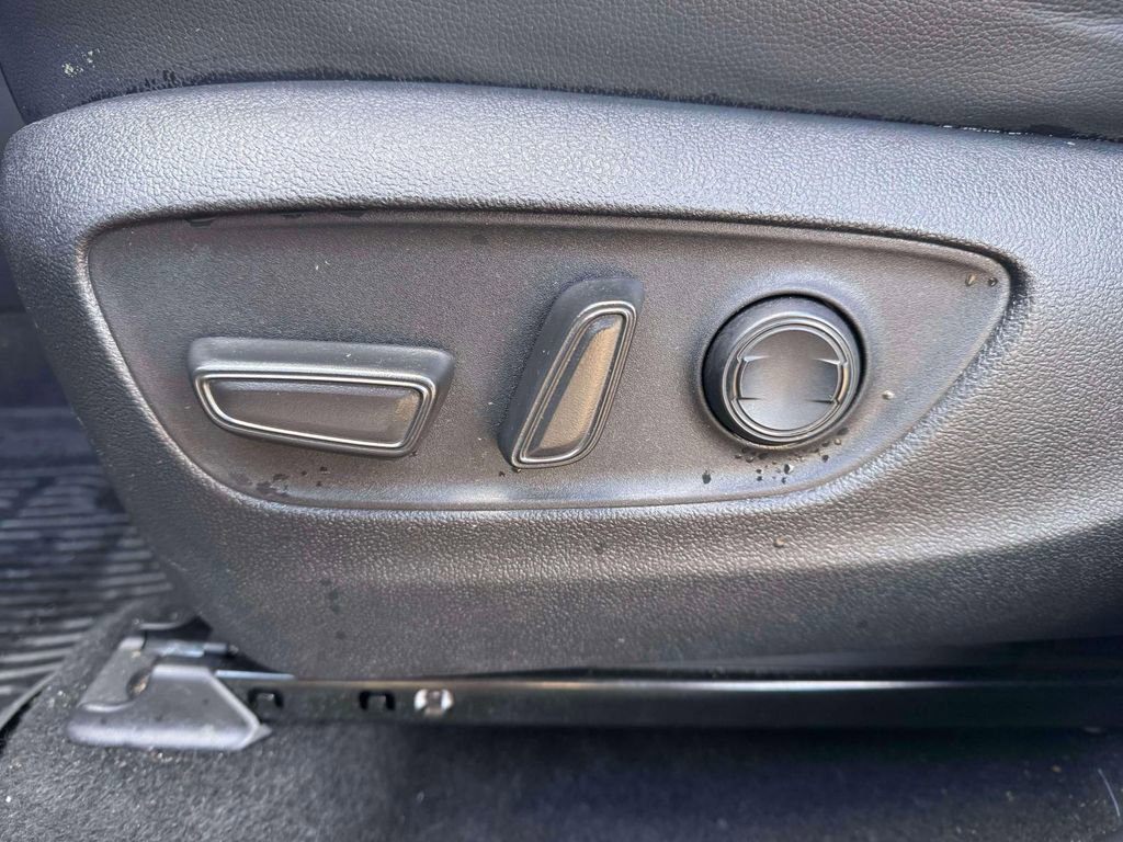 Used 2023 Toyota Highlander XLE image 14