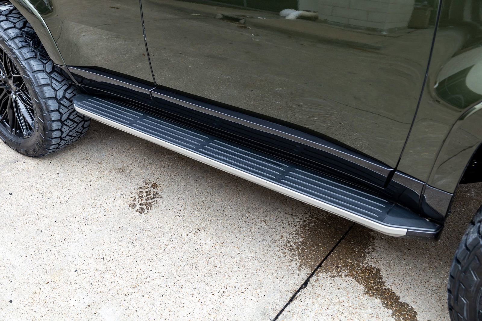 Used 2024 Lexus GX 550 w/ Accessory Package (2T) AWD/4WD image 13