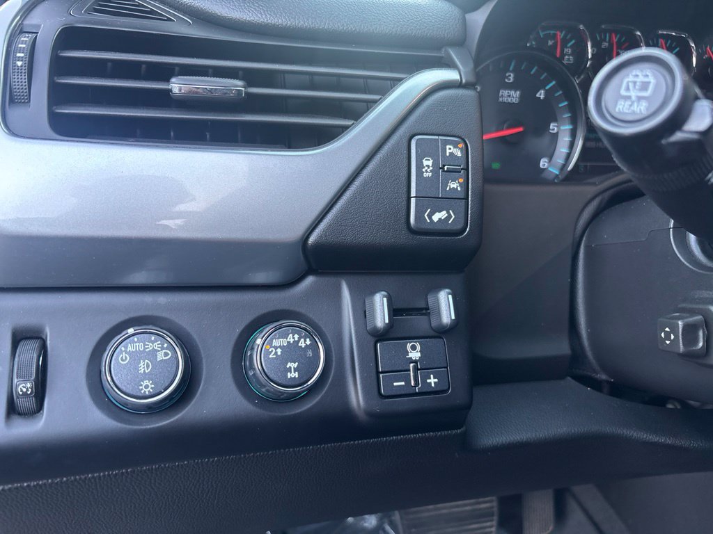 Used 2019 Chevrolet Tahoe Premier AWD/4WD image 13