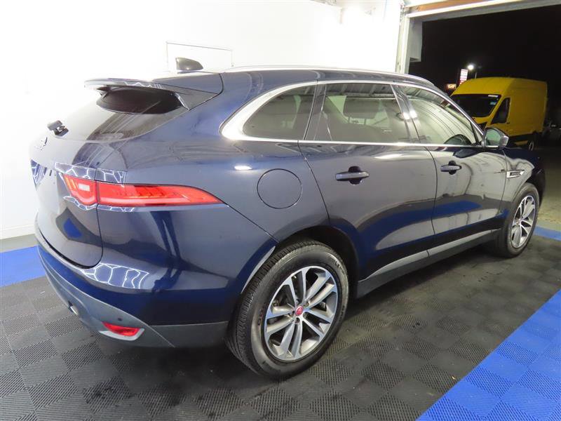Used 2020 Jaguar F-PACE Premium image 14
