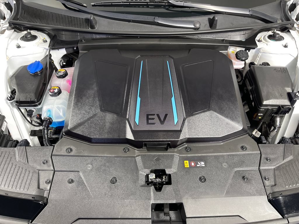 Certified 2024 Hyundai Ioniq 5 SEL RWD image 9