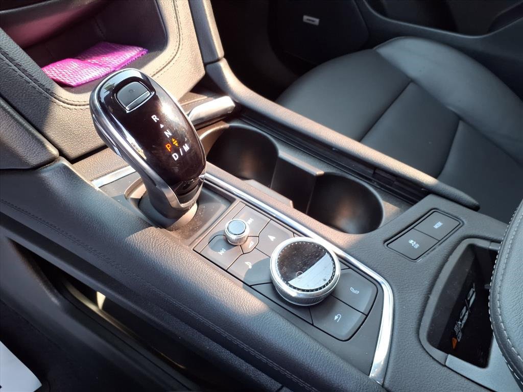 Used 2025 Cadillac XT6 Premium Luxury image 7