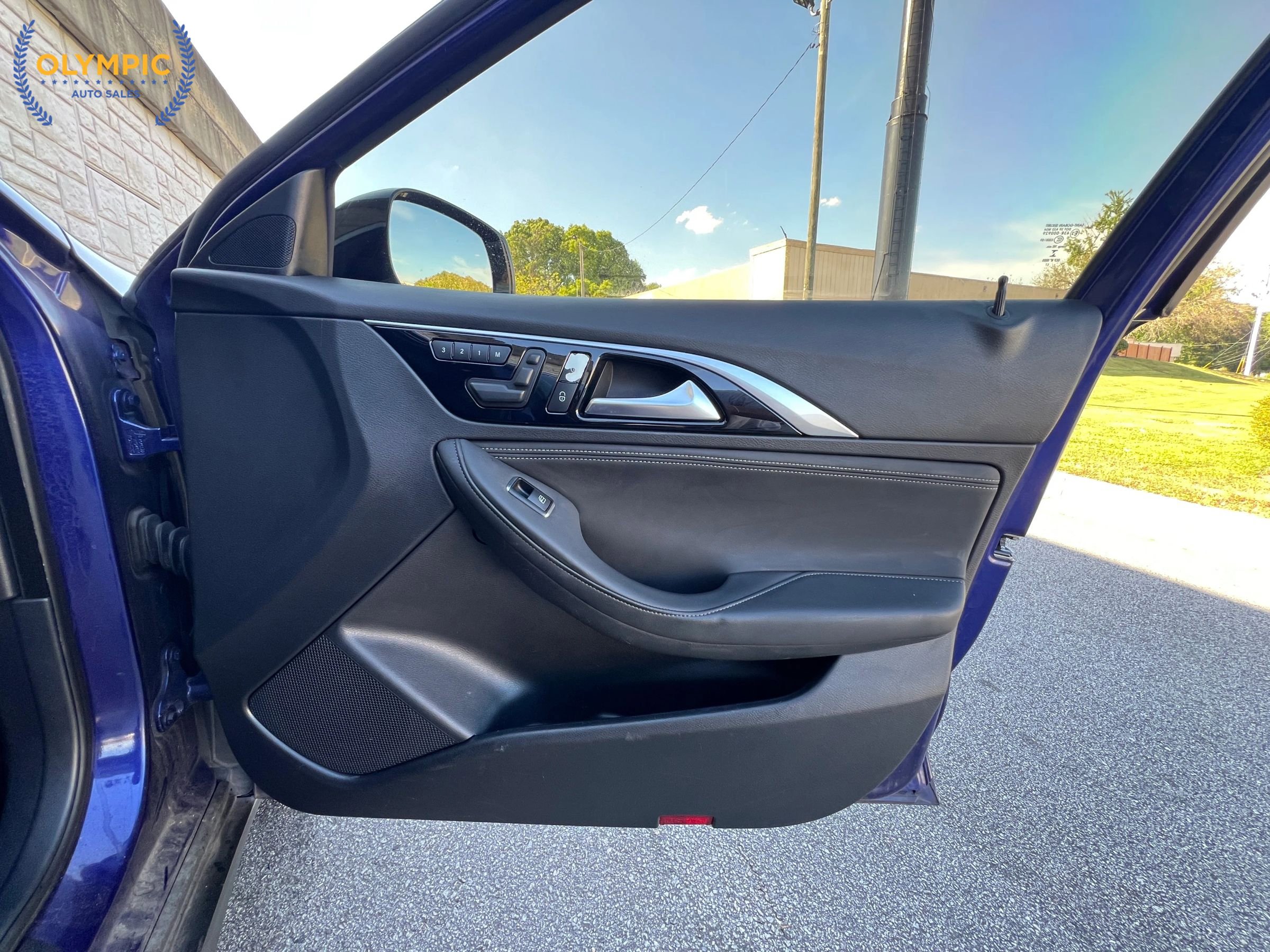 Used 2018 INFINITI QX30 Premium w/ Cargo Package AWD/4WD image 45