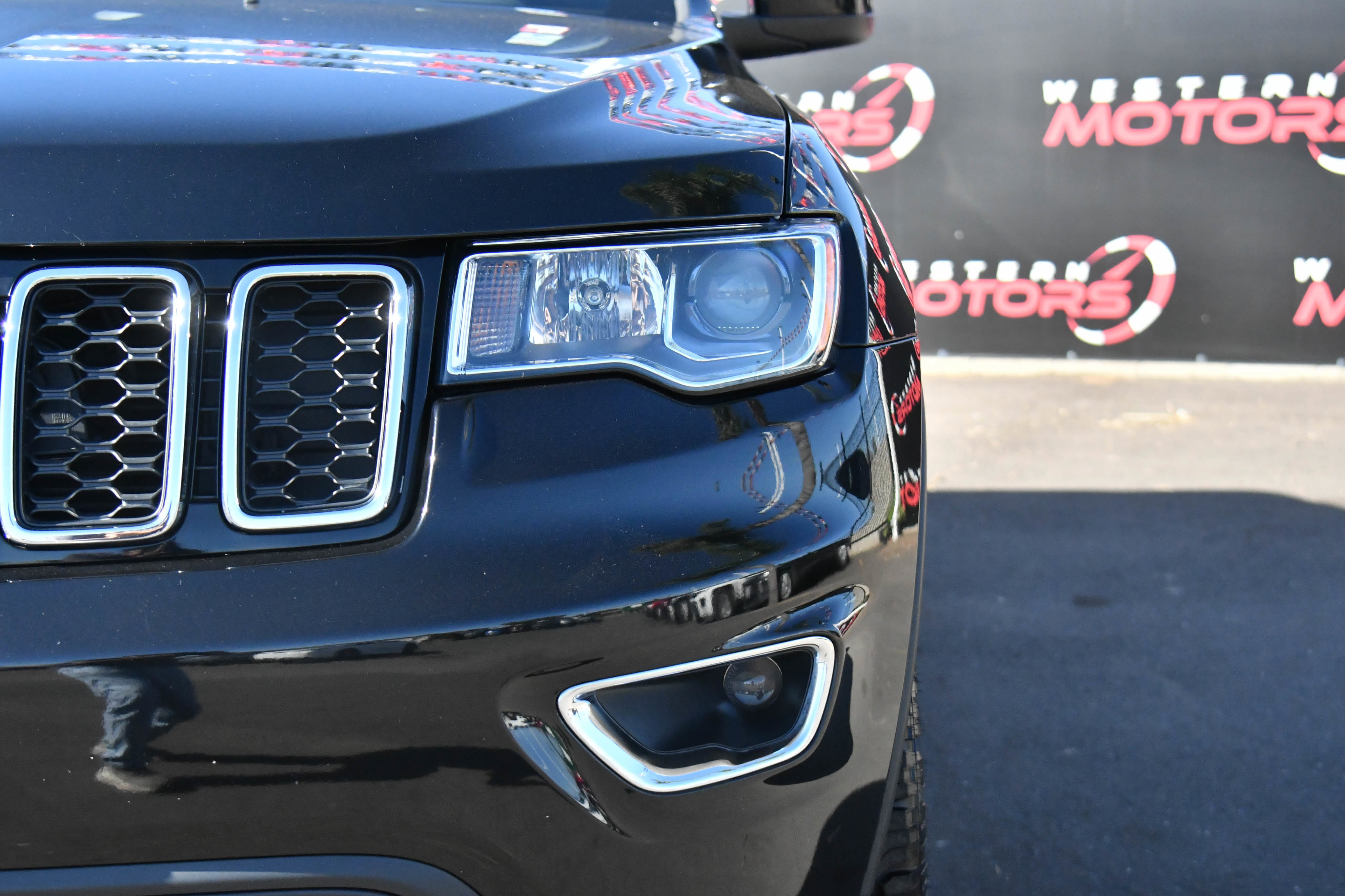 Used 2021 Jeep Grand Cherokee Laredo image 11