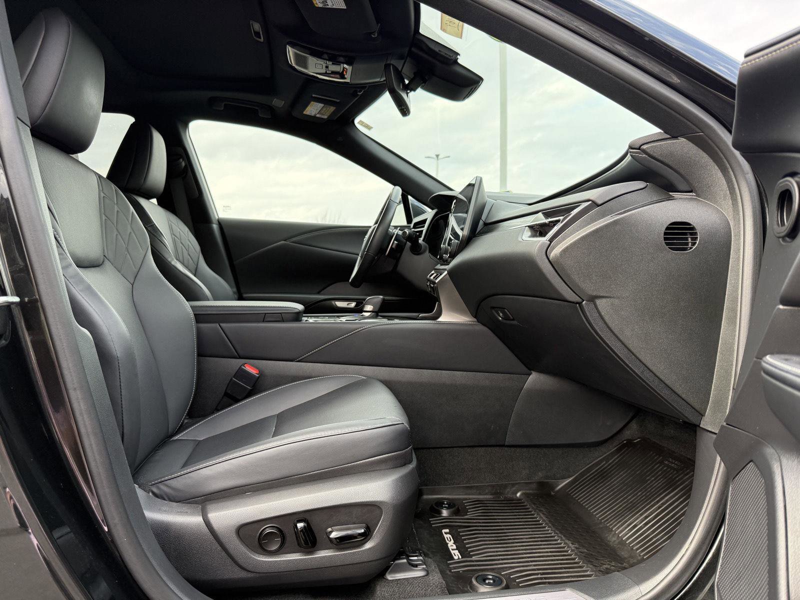 Used 2024 Lexus RX 350 Premium w/ Accessory Package (Z1) image 25