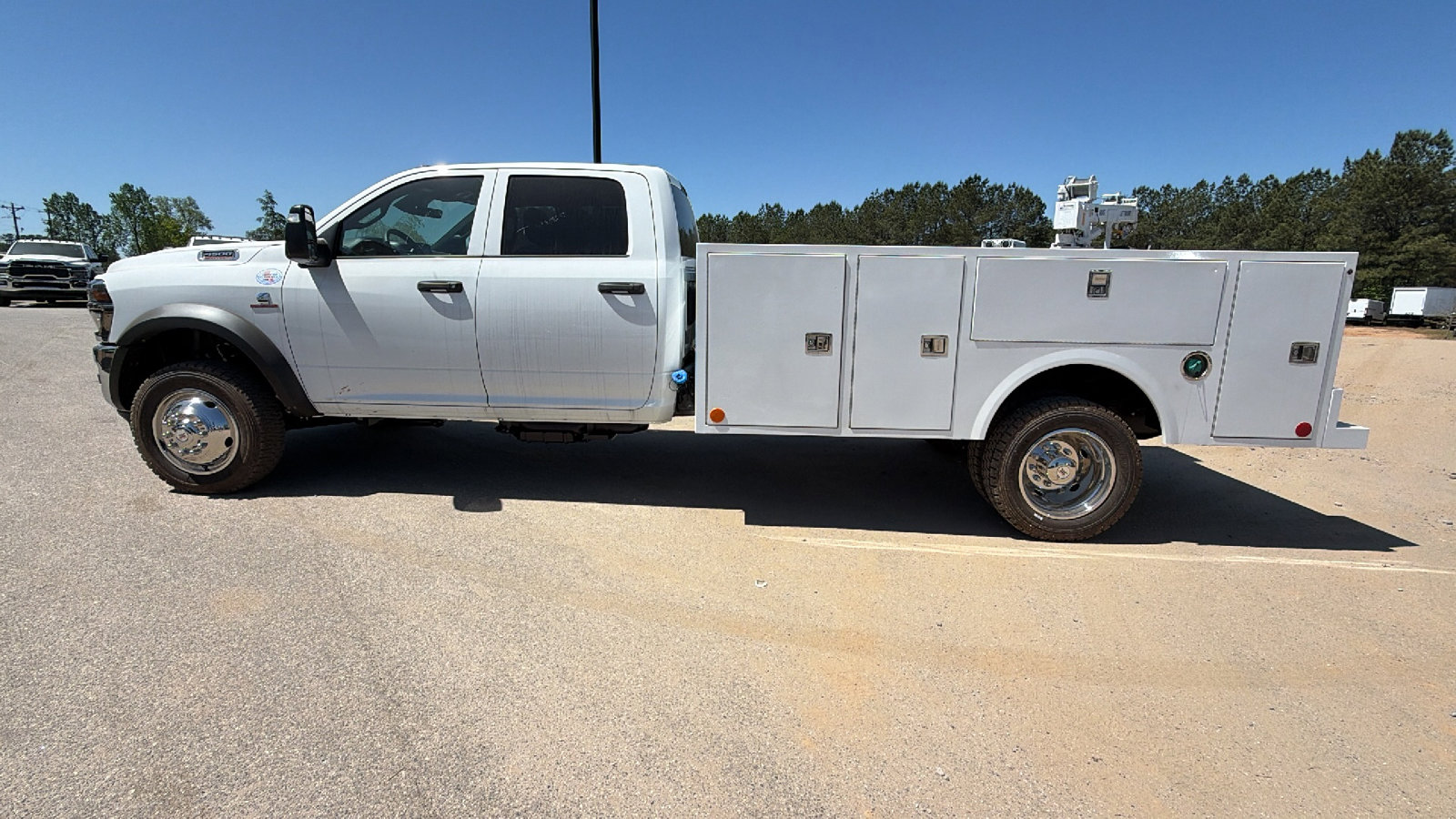 New 2026 RAM 4500 Tradesman w/ Chrome Appearance Group AWD/4WD image 11
