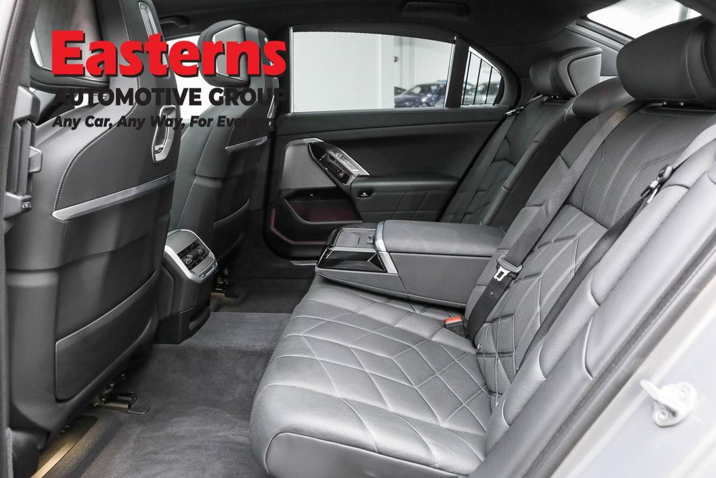 Used 2023 BMW 760i xDrive w/ Executive Package AWD/4WD image 24
