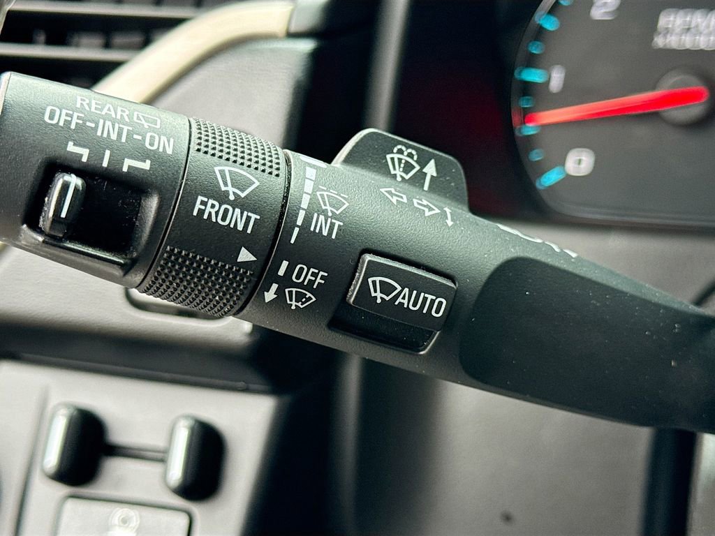 Used 2018 GMC Yukon Denali w/ Open Road Package image 13