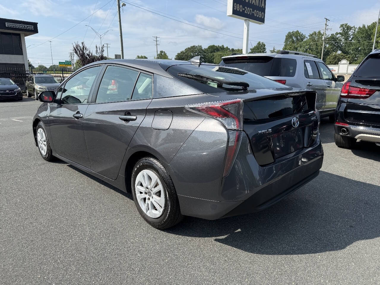 Used 2016 Toyota Prius Two FWD image 6