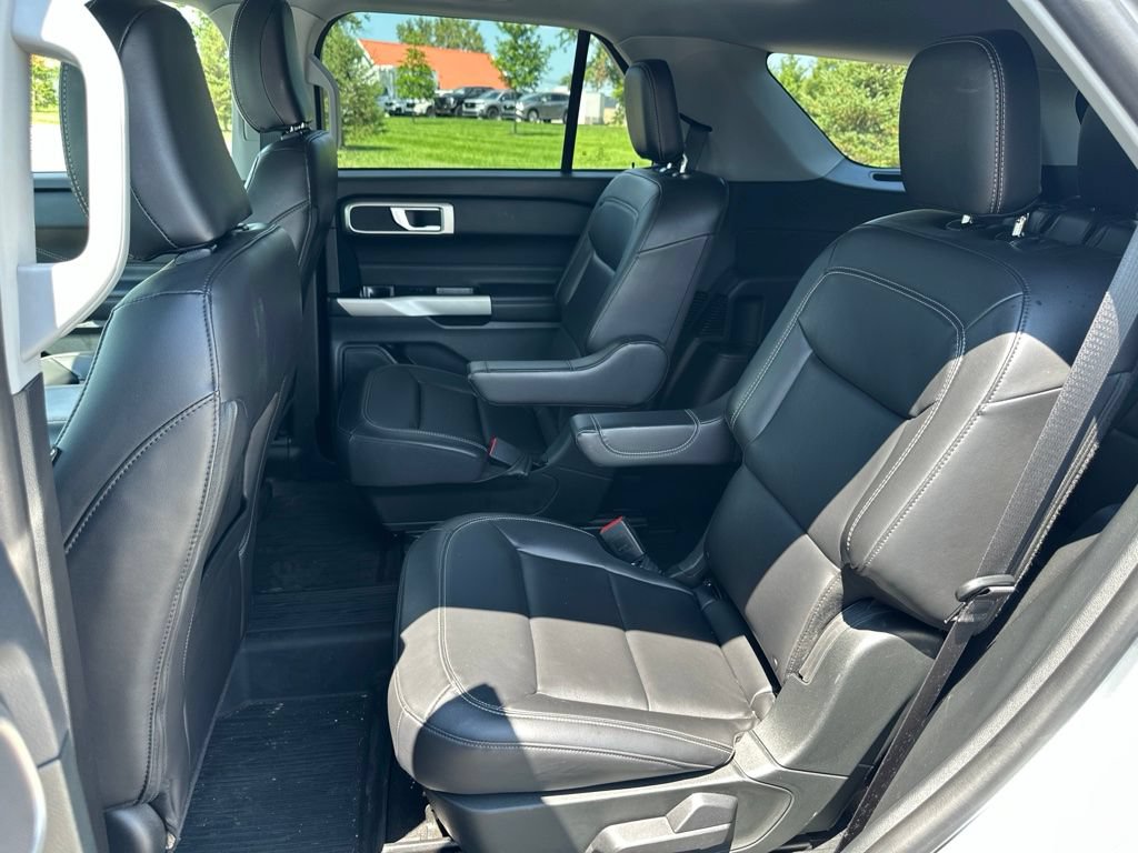 Used 2023 Ford Explorer XLT w/ Equipment Group 202A AWD/4WD image 15