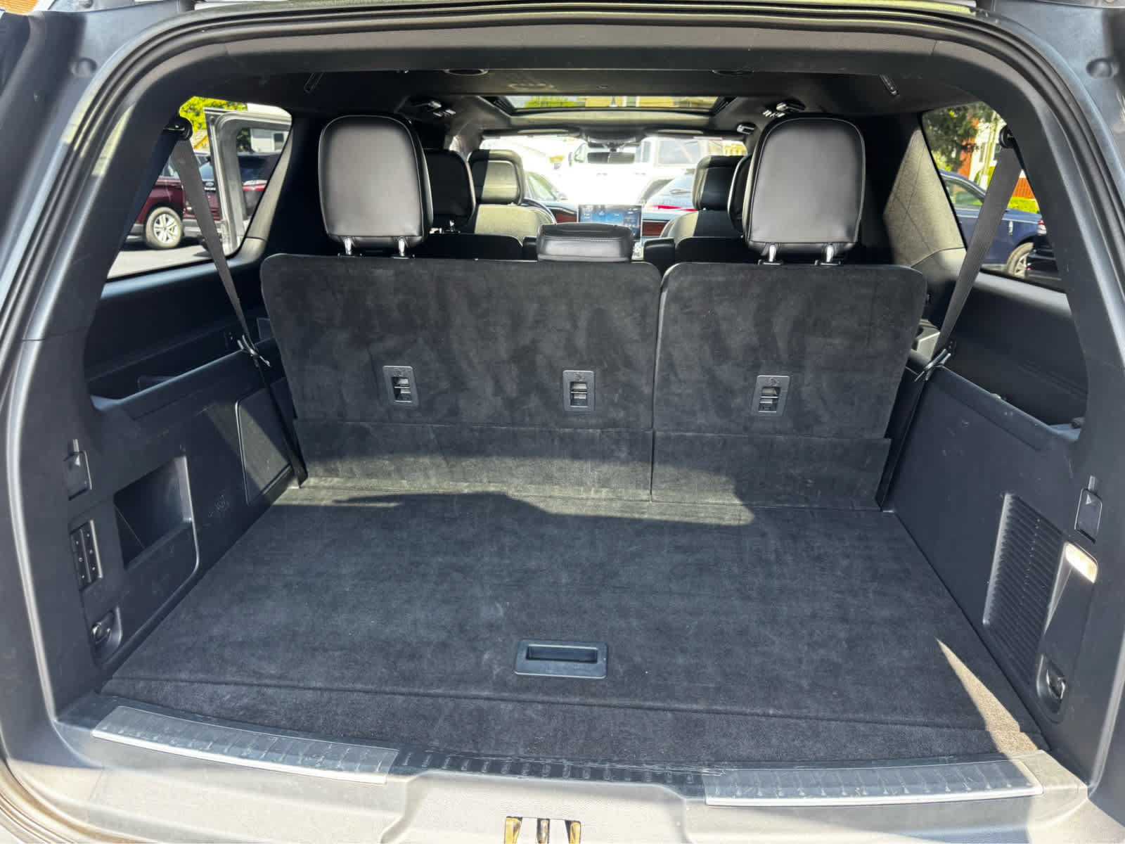 Used 2024 Lincoln Navigator L 4WD image 31