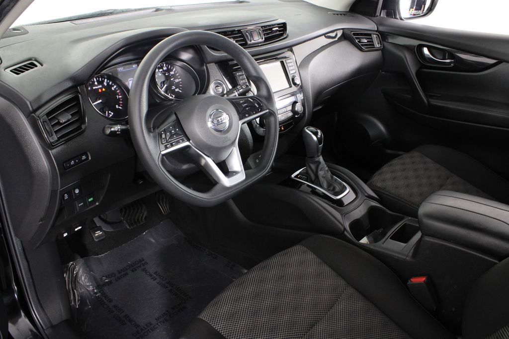 Certified 2020 Nissan Rogue Sport SV image 17