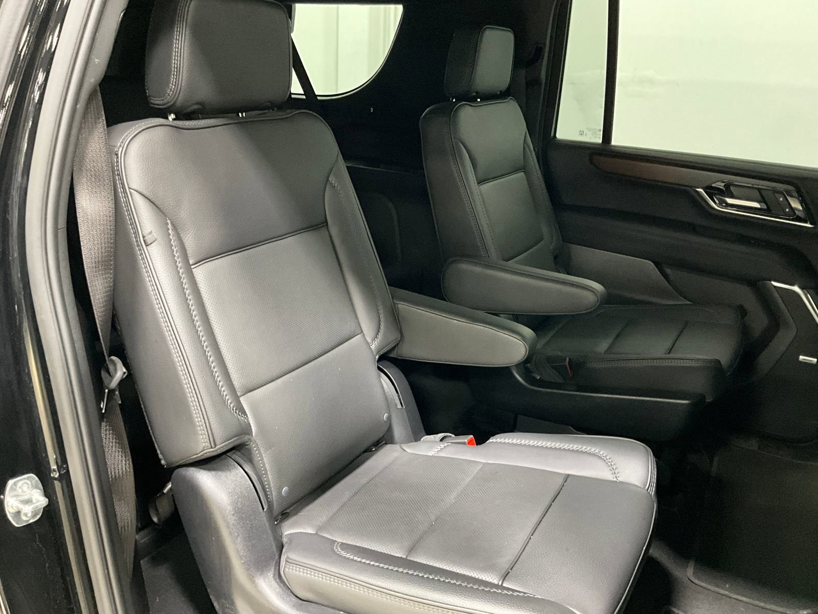 Used 2025 GMC Yukon XL Denali image 24