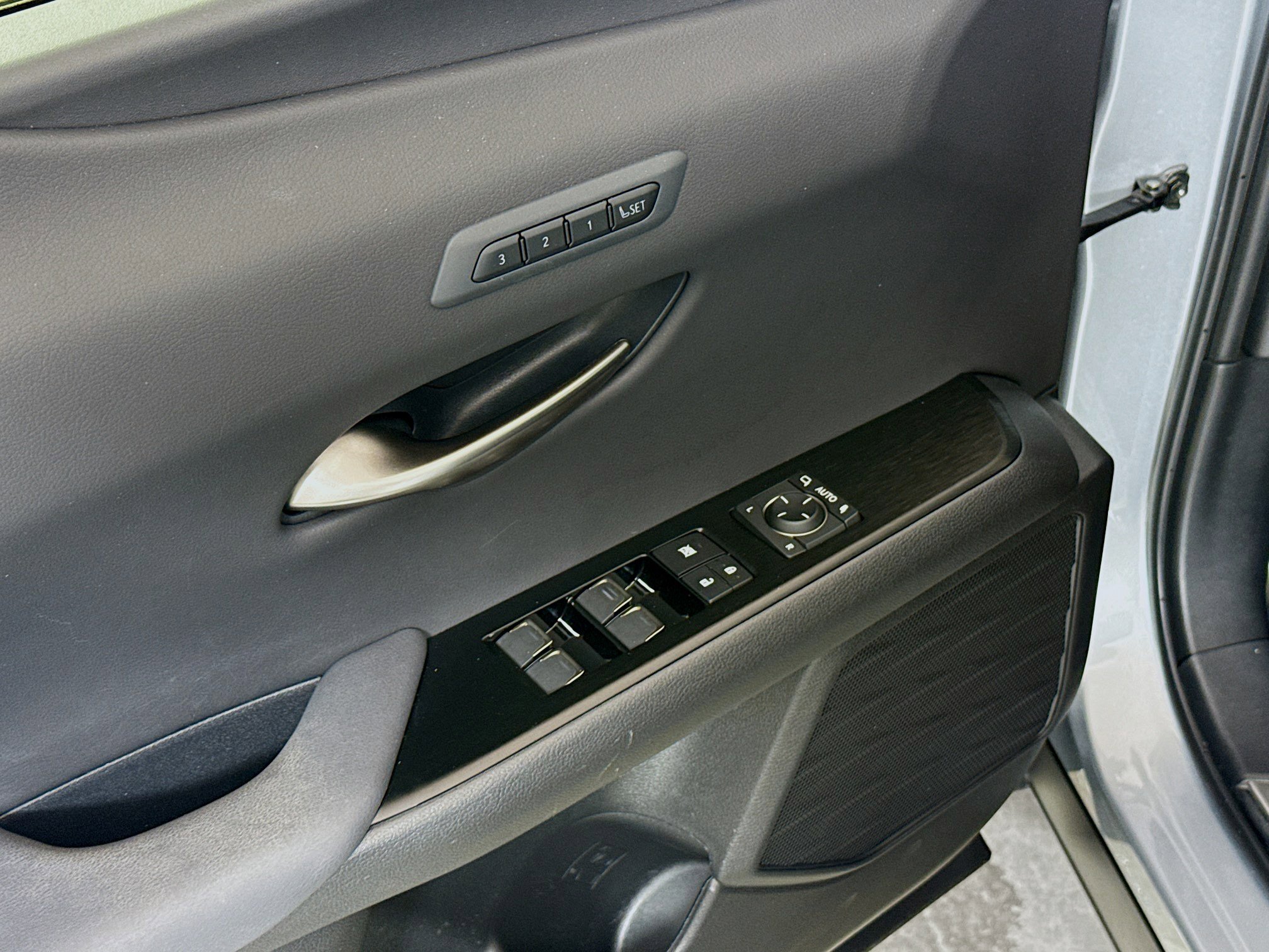 Used 2023 Lexus UX 250h F Sport image 19