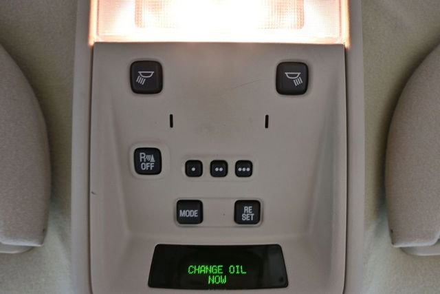Used 2004 Lincoln Town Car Ultimate RWD image 28