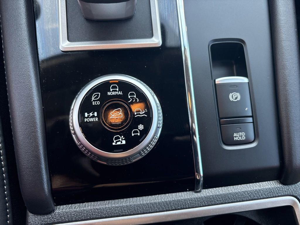 Used 2023 Mitsubishi Outlander 4WD Plug-In Hybrid image 23