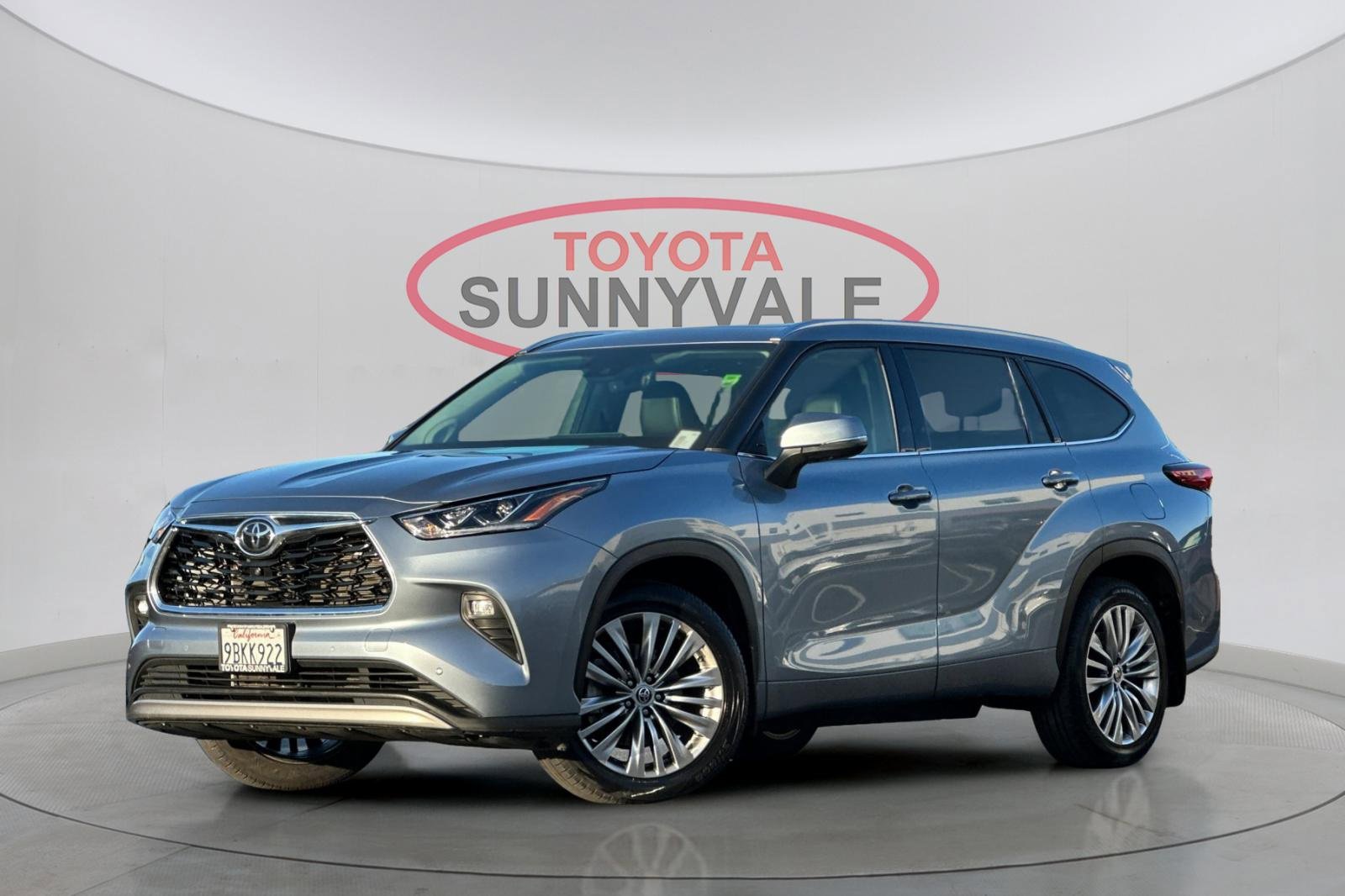 Certified 2022 Toyota Highlander Platinum image 2