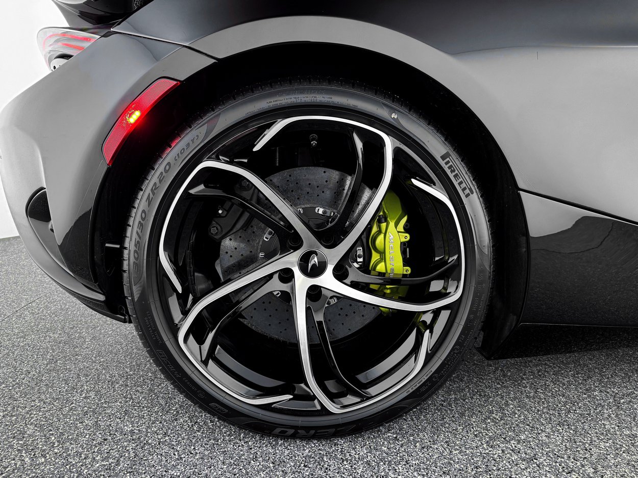 New 2026 McLaren 750S Spider RWD image 32