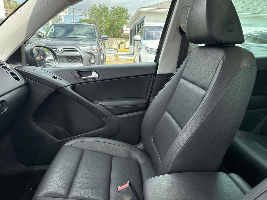Used 2016 Volkswagen Tiguan SE FWD image 18