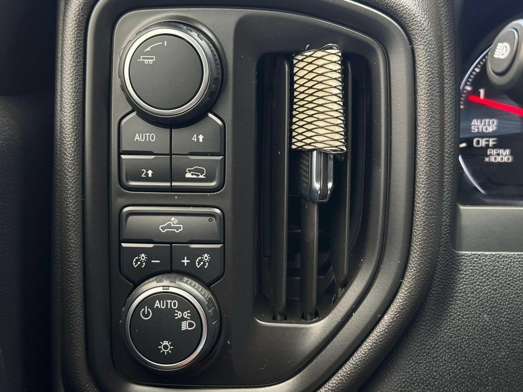 Used 2023 Chevrolet Silverado 1500 Custom AWD/4WD image 18