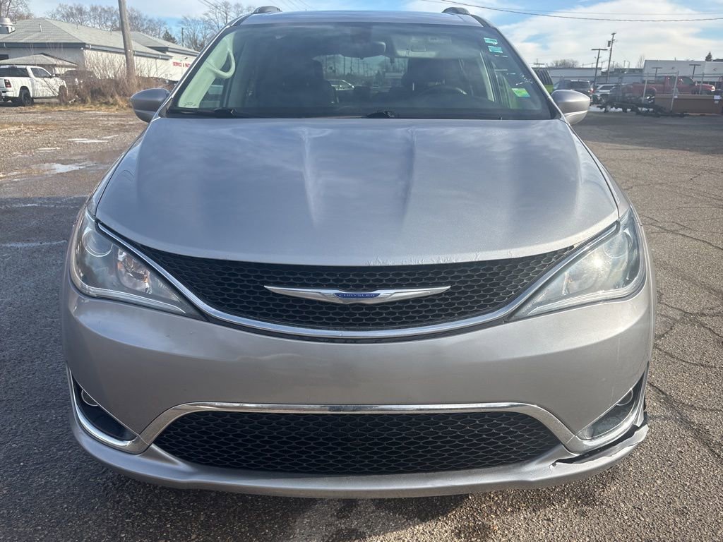Used 2018 Chrysler Pacifica Touring-L image 8