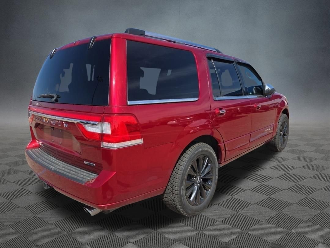 Used 2015 Lincoln Navigator 4WD image 3