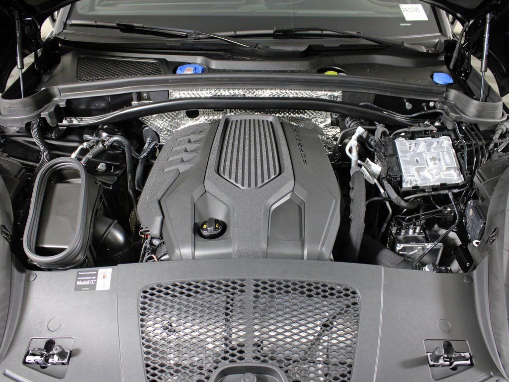 Certified 2026 Porsche Macan image 44