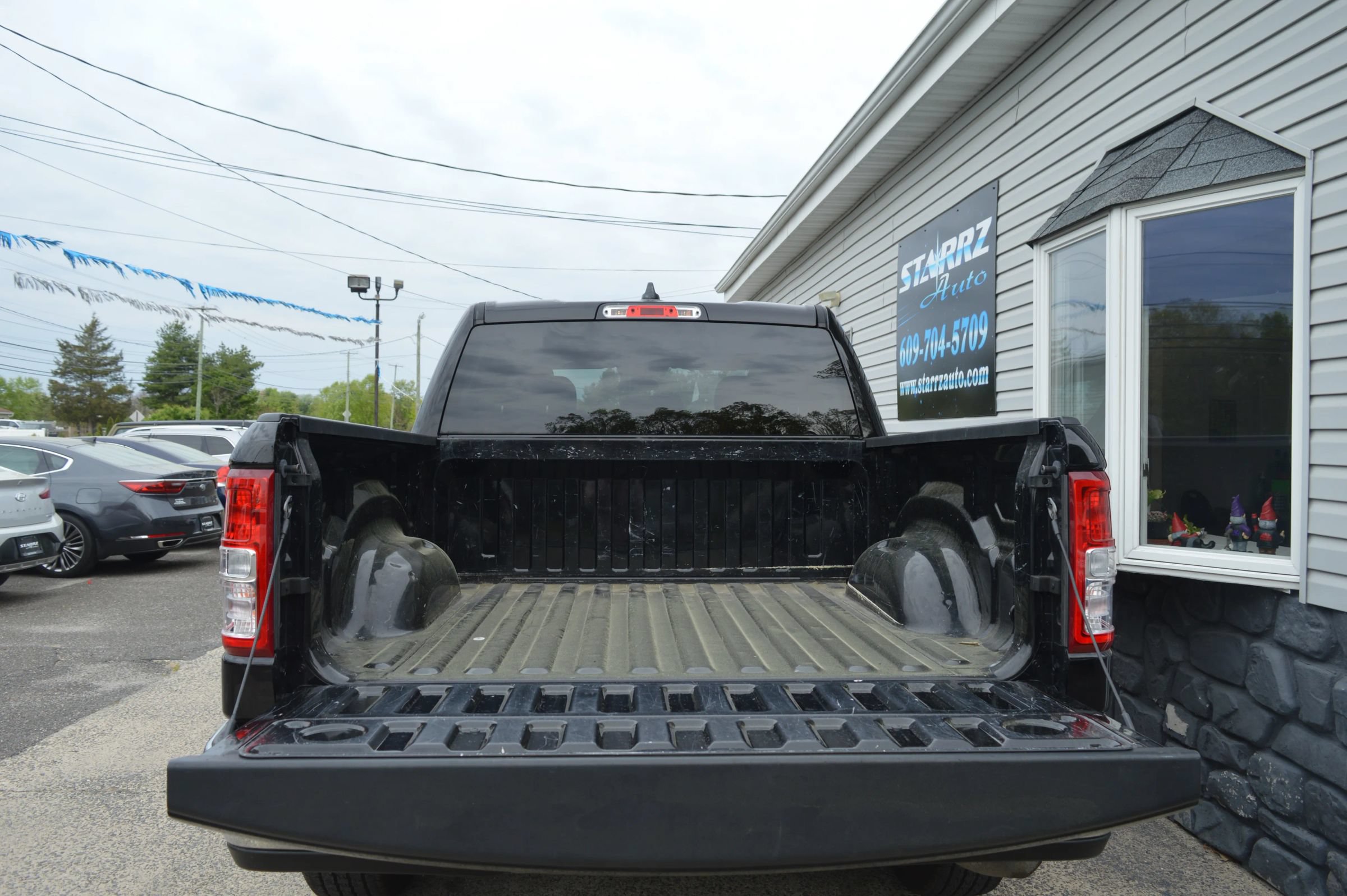 Used 2022 RAM 1500 Big Horn AWD/4WD image 9