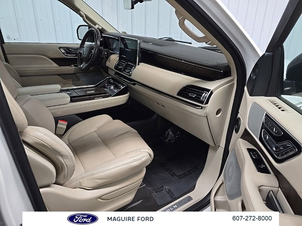 Used 2020 Lincoln Navigator Reserve w/ Luxury Package image 20