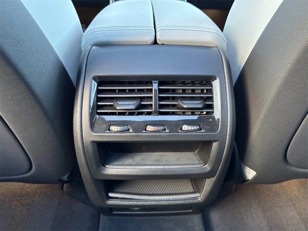 Used 2025 BMW X5 xDrive40i w/ Parking Assistance Package image 15