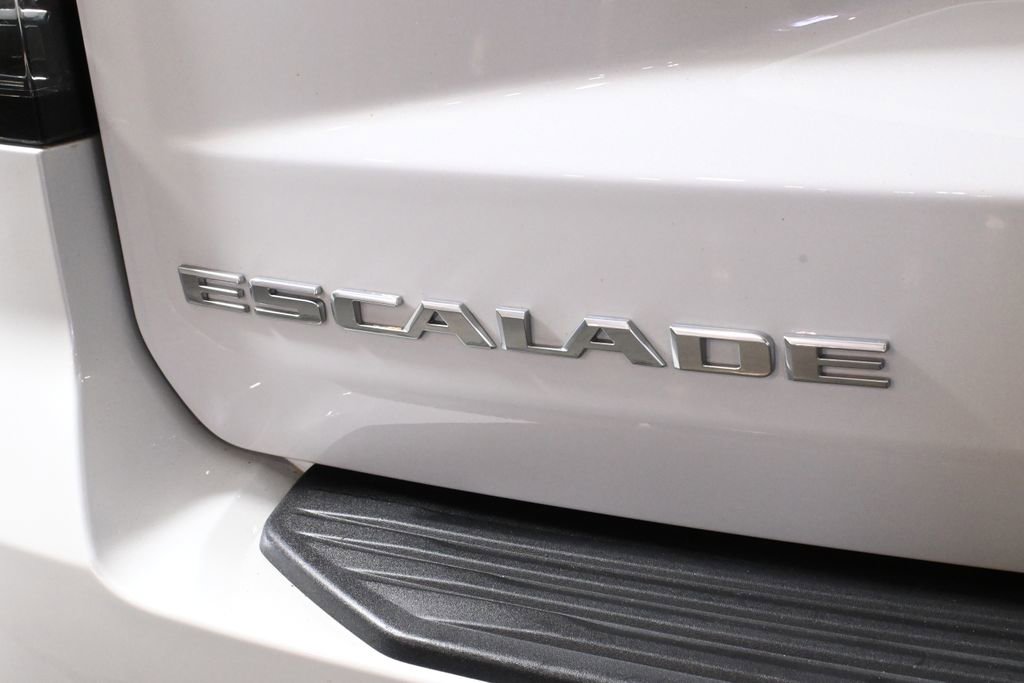 Used 2023 Cadillac Escalade Premium Luxury AWD/4WD image 45