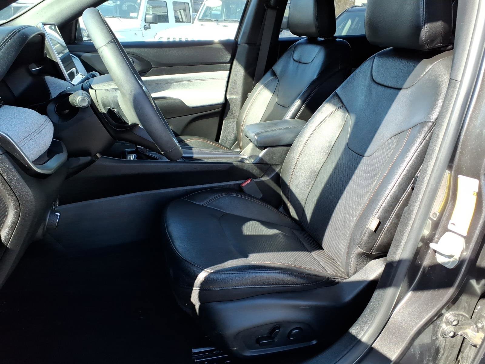 Certified 2023 Jeep Compass Latitude image 8